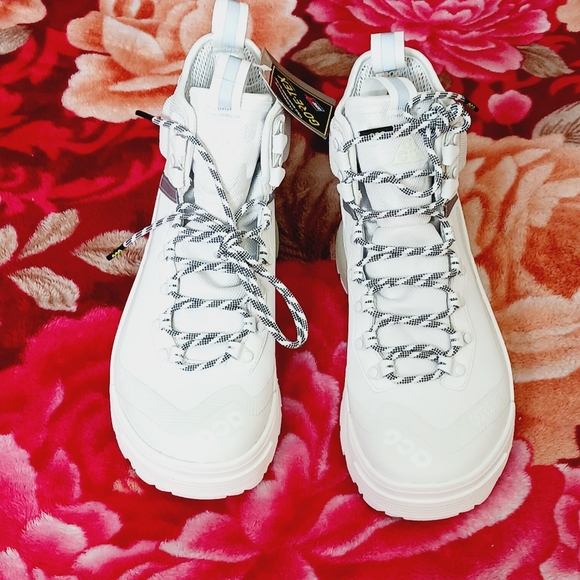 Nike Air Zoom Gaiadome Gore-Tex Lace-Up Bbots Size 7 Men/8.5 Women - Picture 3 of 12